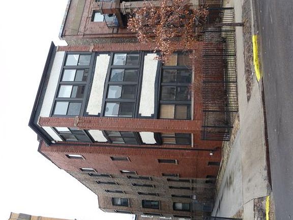 4th image of 910 W Belle Plaine Ave APT 3