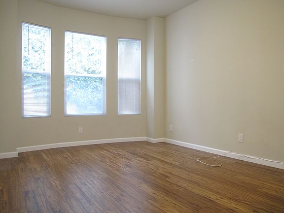 2nd image of 642 Hyde St #4