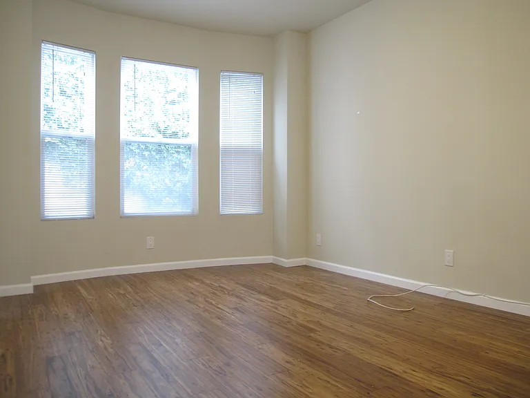 642 Hyde St #4 — Photo 2