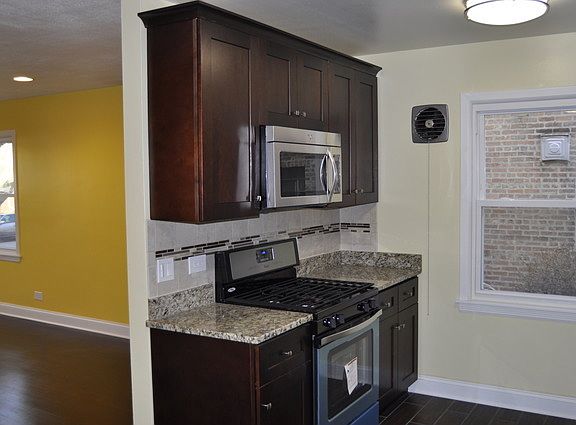 5th image of 2733 W Catalpa Ave #1W