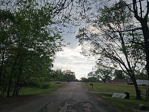 5th image of 114 Valley Vista Dr