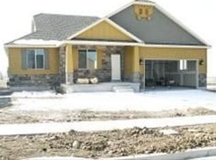 384 E Salem Park Cir, Salem, UT 84653