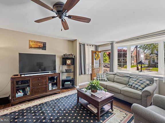 5th image of 7702 Hasbrook Ave