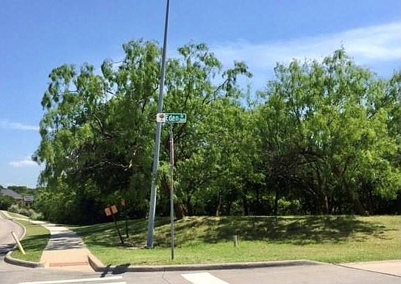 5th image of 2800 Eden Dr