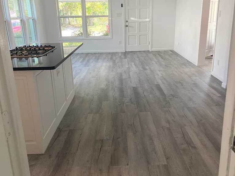 814 Winters St — Photo 4
