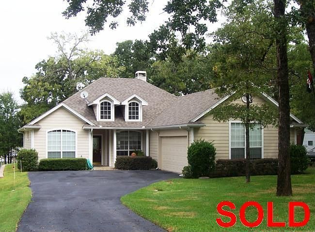 1st image of 215 Susan Grove Blvd