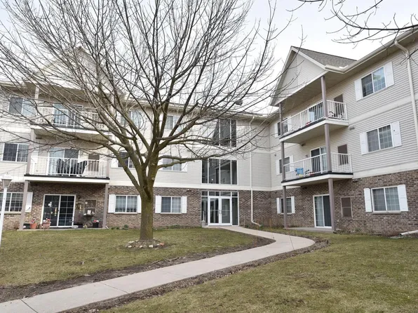 140 West Commerce BOULEVARD #305, Slinger, WI 53086