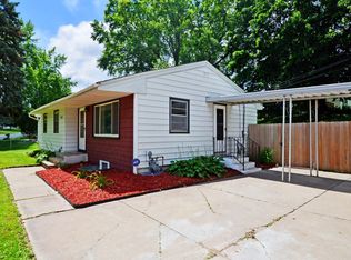 548 Meadow Ln, Woodbury, MN 55125