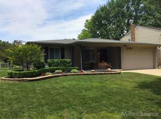 39125 Chantilly Dr, Sterling Heights, MI 48313