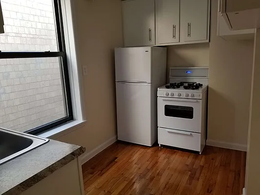 Rented by JMK Realty | media 8