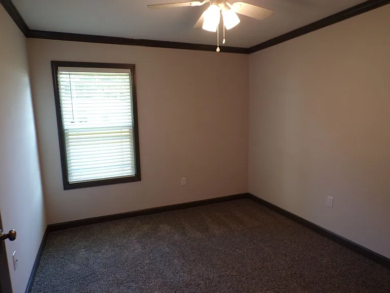 Lowe Drive 323 1-8 — Photo 9