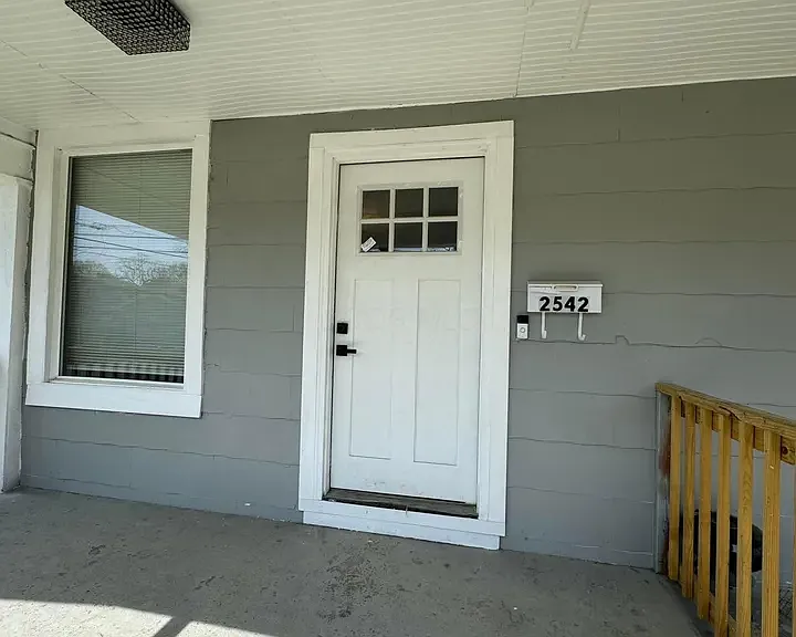 2542 Steele Ave #2 — Photo 2