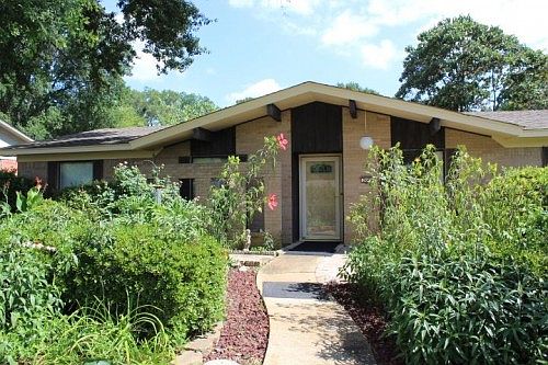1st image of 206 Erskine Dr