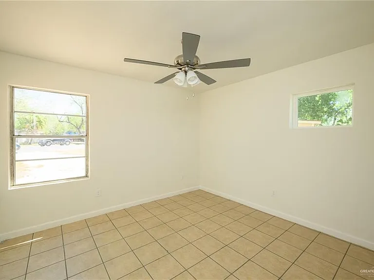 1823 Warren St — Photo 11