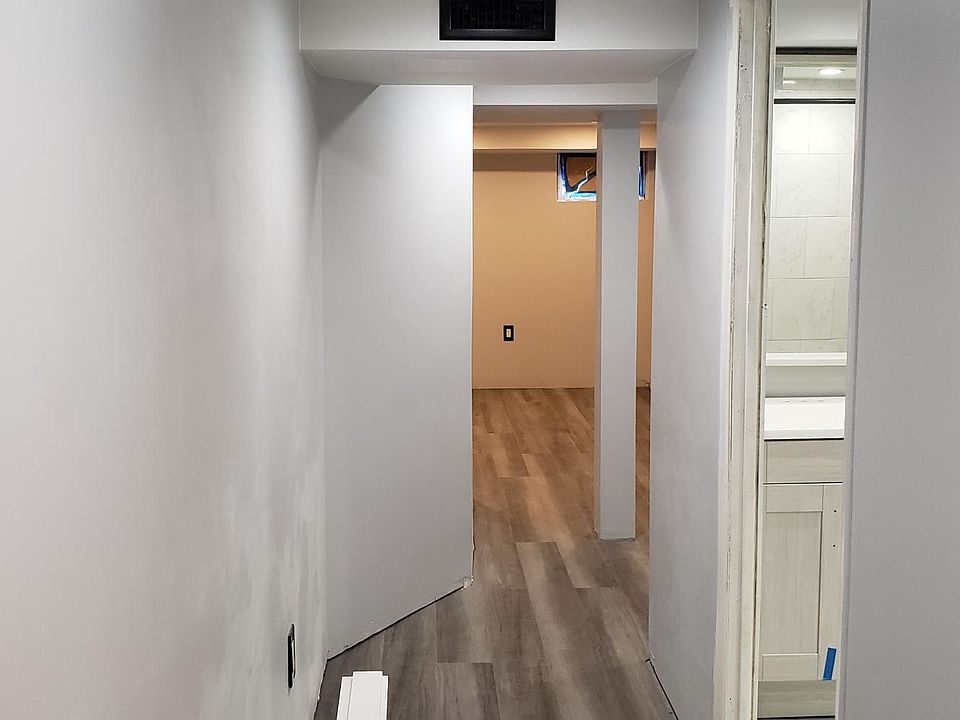 1st image of 143 Nassau Pkwy #3