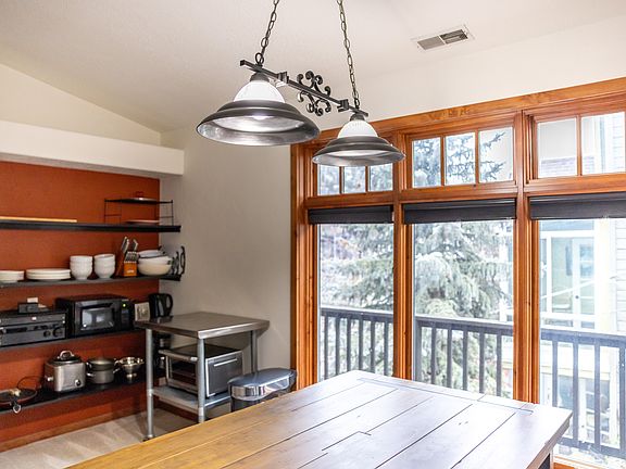 5th image of 505 Deer Valley Dr