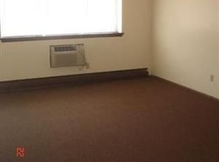 3210 W Wells St APT 214, Milwaukee, WI 53208