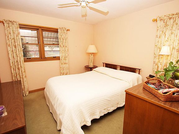 5th image of 5746 N Lydell Ave