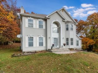 6 Fieldstone Trl, Sparta, NJ 07871