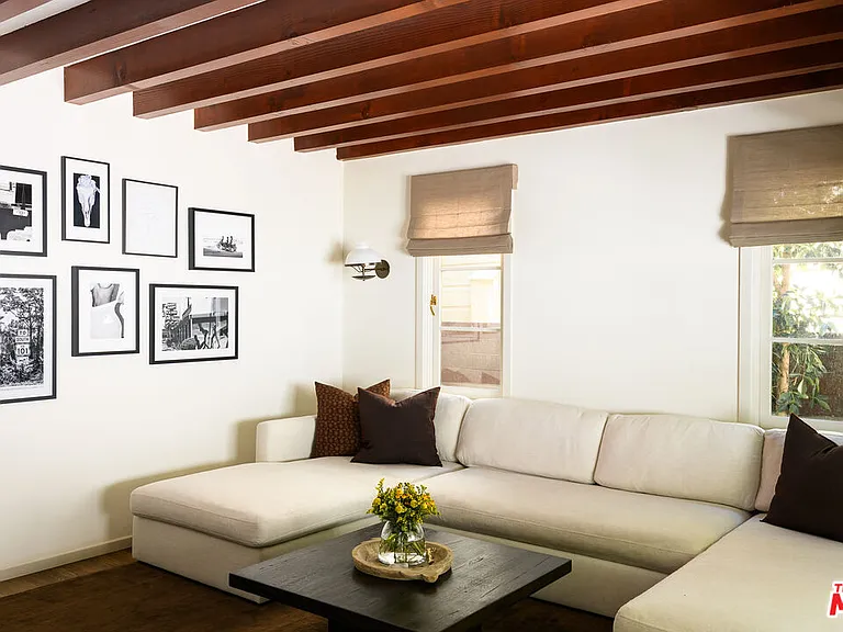 3810 Dixie Canyon Ave — Photo 8