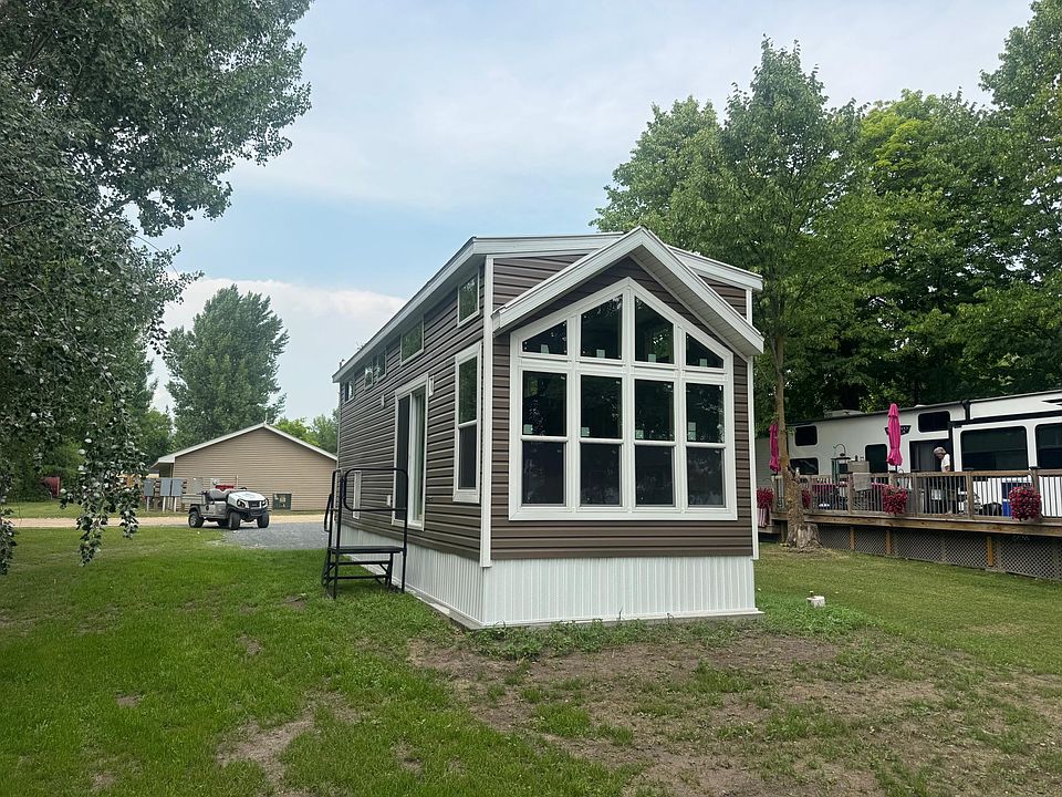 1st image of 21588 Gull Lake Loop Rd NE #22