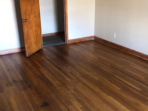 5th image of 1217 Ross Ave