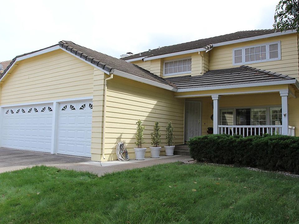1st image of 840 Larkspur Dr