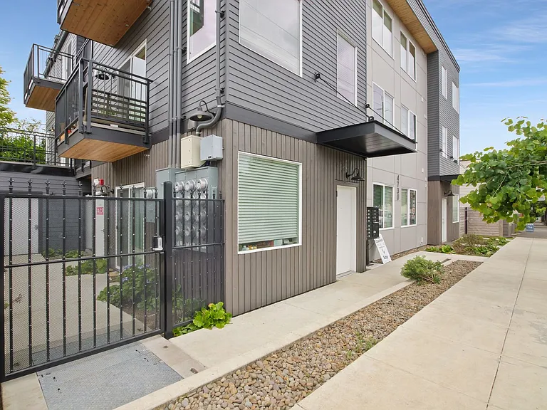 4730 SE Belmont St — Photo 17