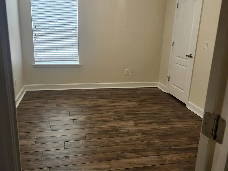 201 Edgeford Ct — Photo 18