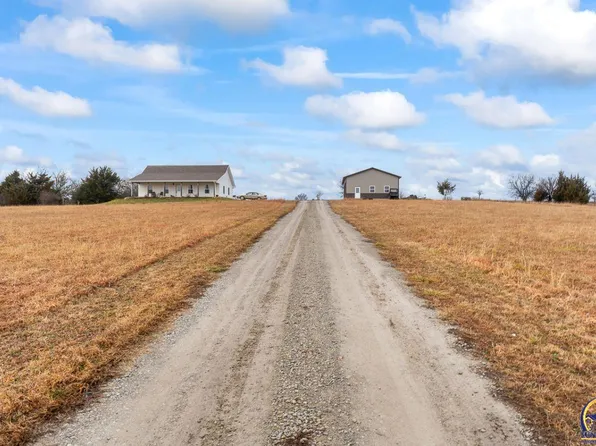 24705 S Gum Rd, Lyndon, KS 66451
