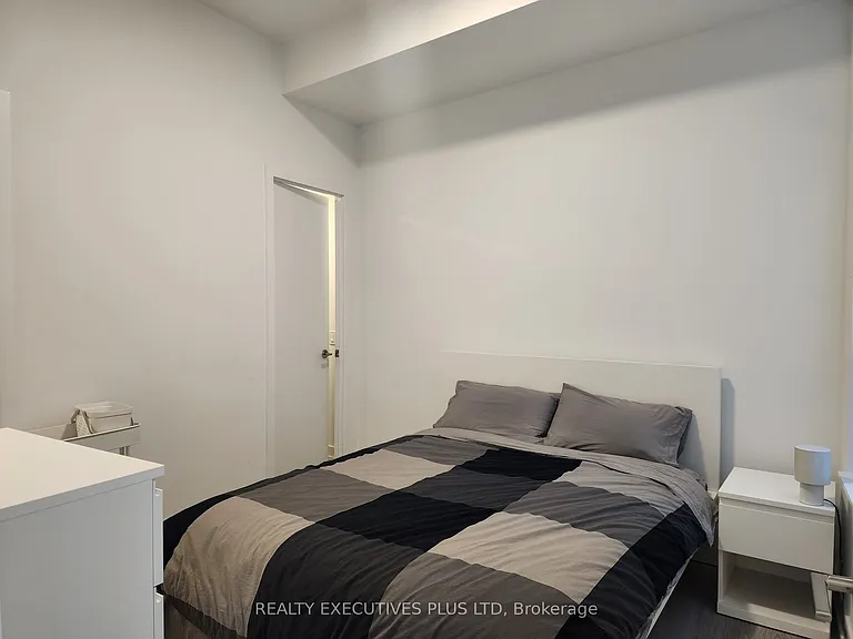 8188 Yonge St #501 — Photo 9