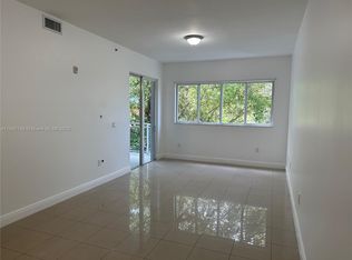 652 NE 63rd St APT 302, Miami, FL 33138