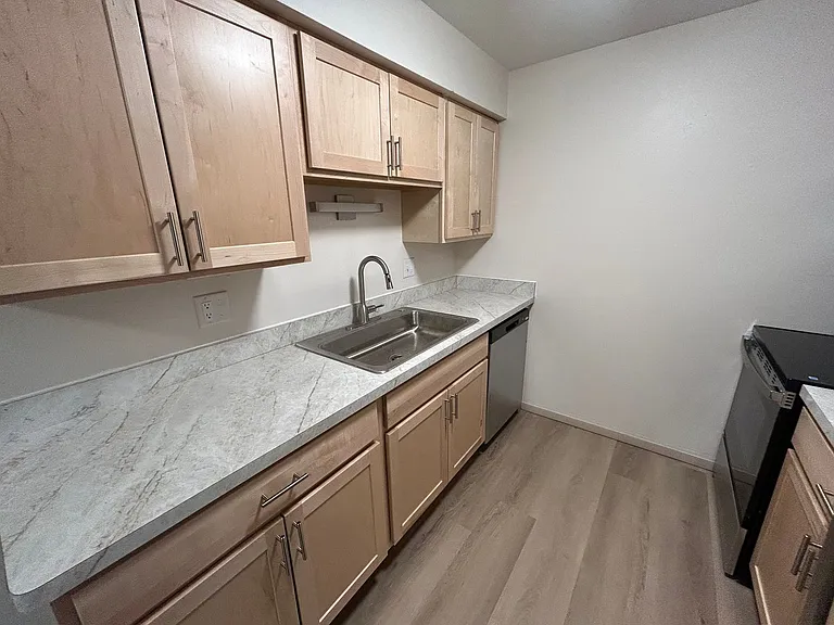 2323 Woodrow Ct — Photo 3
