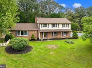 8117 Rondelay Ln, Fairfax Station, VA 22039