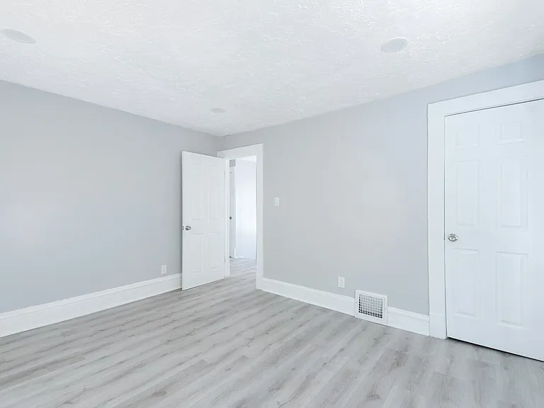 3317 Virginia Ave — Photo 17