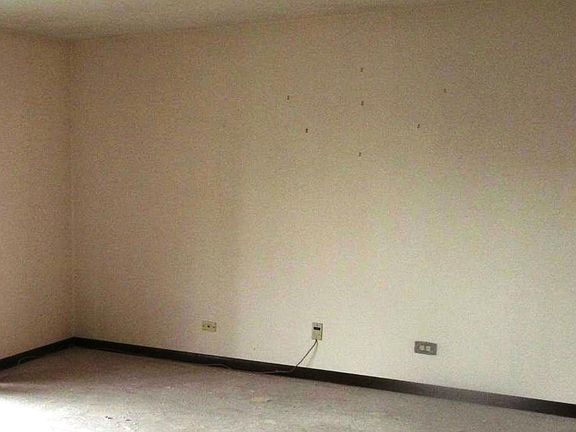 5th image of 5048 W 122nd St APT 2A