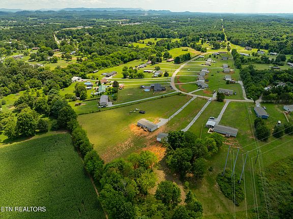 2nd image of 149 Hill Loop