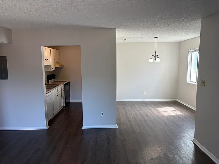 2 bed, 1.5 bath, 920 sqft, $825 — Photo 4