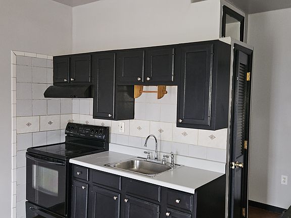 5th image of 3008 N 7th St Floor 2