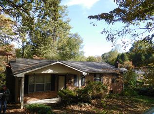 207 Shoreline Cir, La Follette, TN 37766