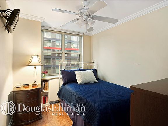 4th image of 245 E 54th St APT 26N