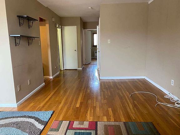 4th image of 49-15 Ditmars Blvd #2