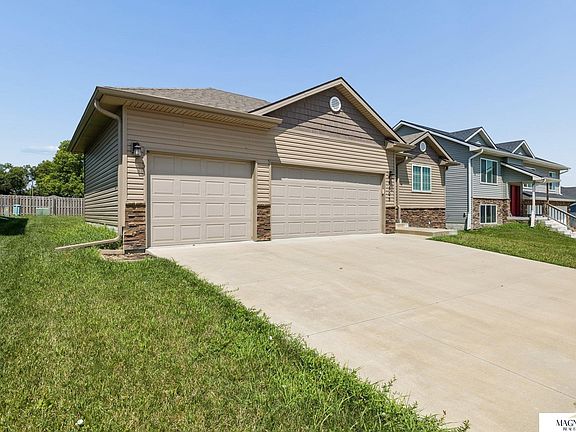 2nd image of 6305 Whitewater Ln