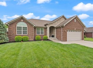 10828 Elk Run Trl, Sellersburg, IN 47172