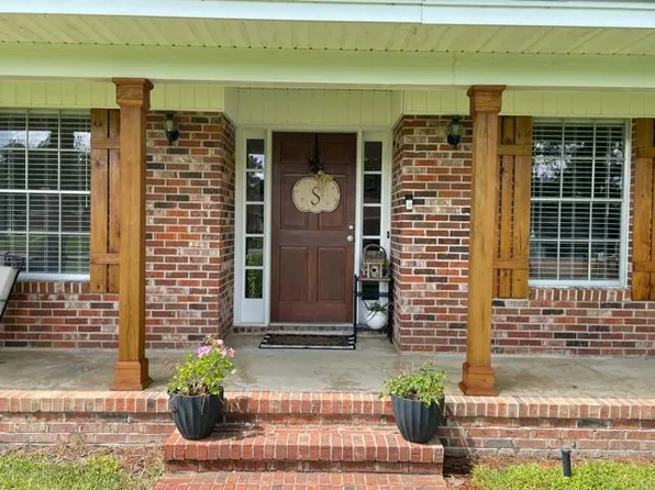 2411 Red Oak Dr, Waycross, GA 31501