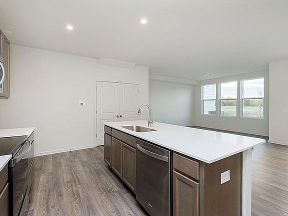 5th image of 3248 Arabian Ln