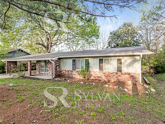 2nd image of 2611 Cliffwood Dr