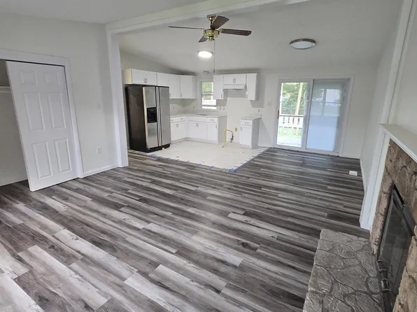 304 Lake Crystalbrook Dr, Little Egg Harbor, NJ 08087