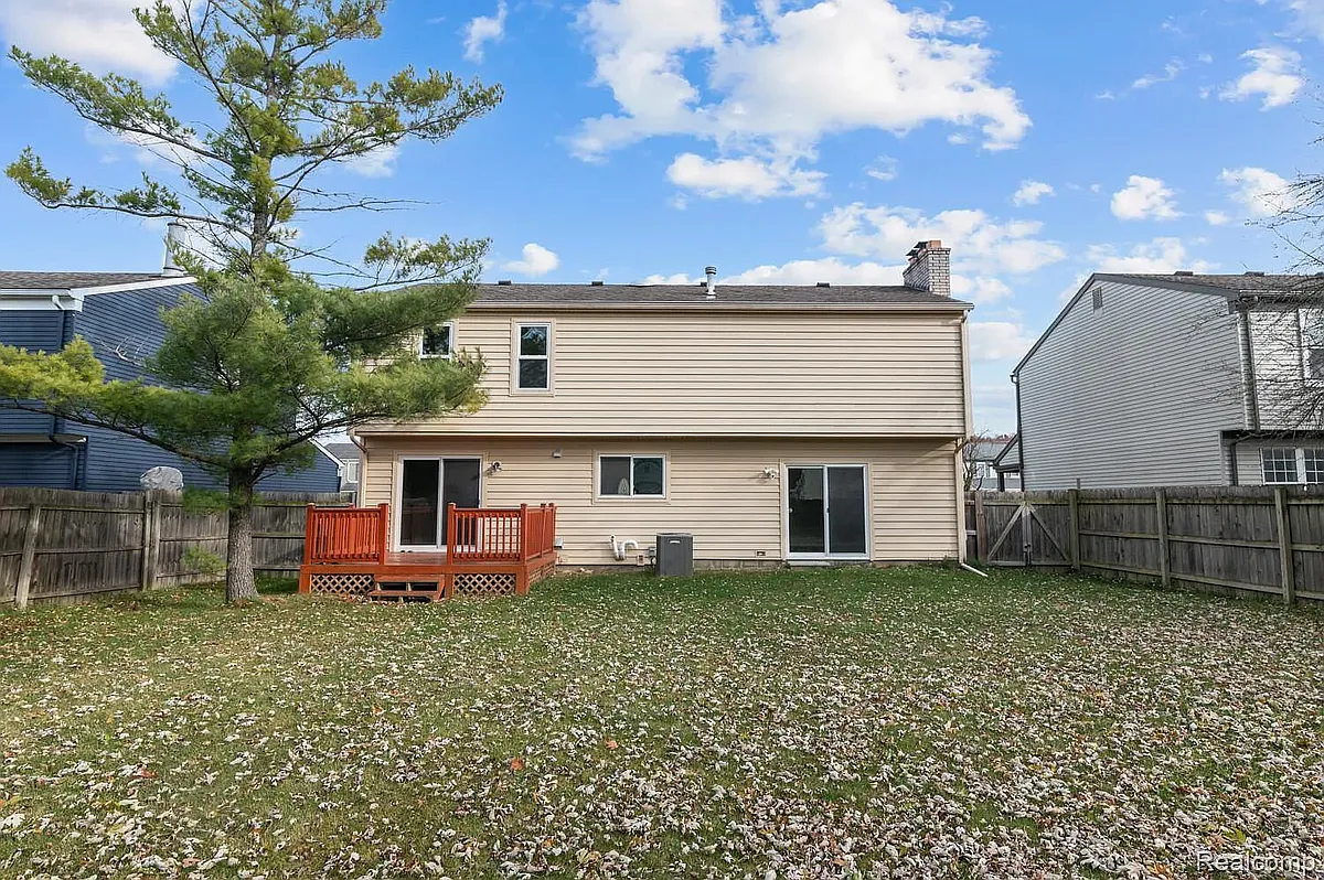 Private Fenced Backyard - 2124 E Roundtable Dr
