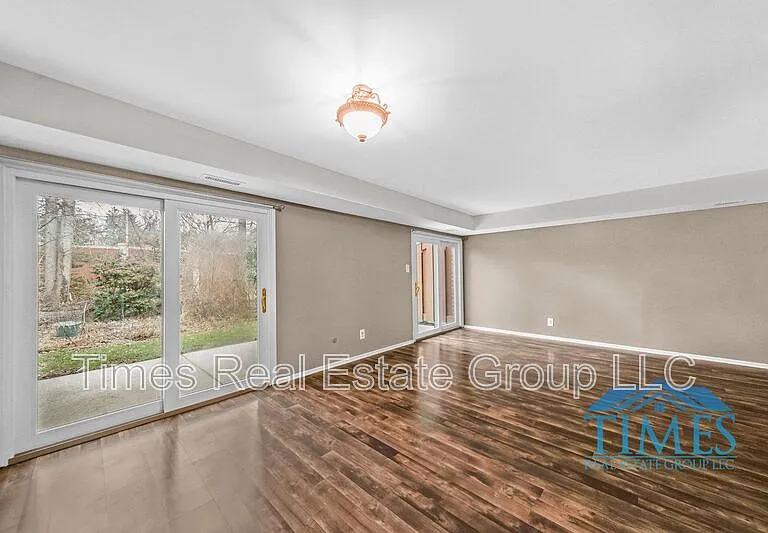 704 Worthington Dr — Photo 19